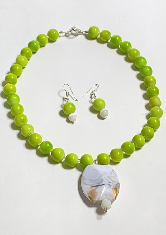 COLLAR LLAMATIVO