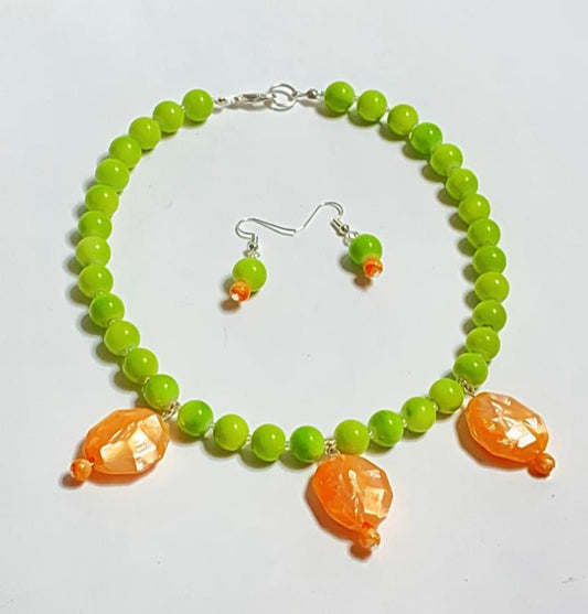 COLLAR LLAMATIVO